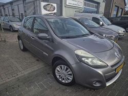 Grijs Gebruikt 2010 Renault Clio II Collection Hatchback | € 1.999 (Goede deal)