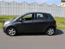 Grijs, metallic lak Gebruikt 2008 Toyota Yaris Luna Hatchback | € 6.750 (Eerlijke prijs)