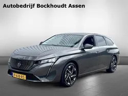 Grijs, metallic lak Gebruikt 2022 Peugeot 308 Allure Stationwagen | € 21.940 (Eerlijke prijs)
