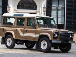 Bruin Gebruikt 1987 Land Rover Defender Stationwagen | € 59.000