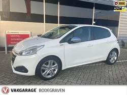 Wit Gebruikt 2019 Peugeot 208 Signature Sky Hatchback | € 9.450 (Eerlijke prijs)