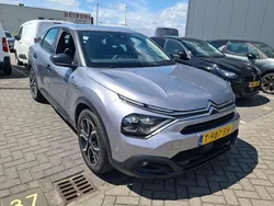 Grijs, metallic lak Gebruikt 2023 Citroën e-C4 Feel SUV | € 17.900 (Eerlijke prijs)