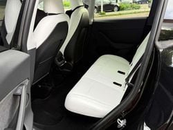 Zwart Gebruikt 2024 Tesla Model Y RWD SUV | € 34.000 (Goede deal)