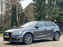 Grijs (metallic) Gebruikt 2014 Audi A3 Sportback g-tron Ambition Hatchback | € 14.950 (Duur)