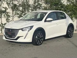 Wit Gebruikt 2020 Peugeot e-208 Active Hatchback | € 25.880