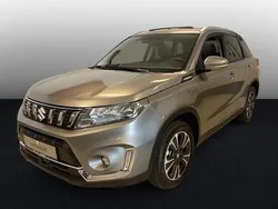 Grijs, metallic lak Gebruikt 2023 Suzuki Vitara Style SUV | € 30.950 (Iets duurder)