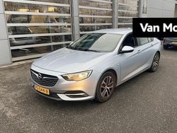 Grijs Gebruikt 2017 Opel Insignia Edition Hatchback | € 14.940 (Eerlijke prijs)