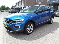 Blauw, metallic lak Gebruikt 2018 VW T-Roc Business SUV | € 18.750 (Duur)