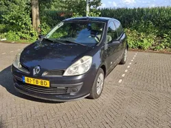 Blauw Gebruikt 2006 Renault Clio II Hatchback | € 1.369 (Eerlijke prijs)