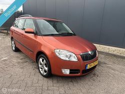 Oranje Gebruikt 2009 Skoda Fabia Ambition Hatchback | € 1.599 (Goede deal)
