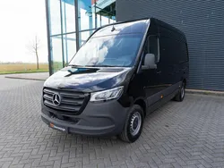 Zwart Nieuw 2024 Mercedes Sprinter Van | € 45.900