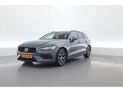 Grijs, metallic lak Gebruikt 2023 Volvo V60 Core Stationwagen | € 34.900 (Super prijs)