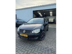 Zwart Gebruikt 2003 VW Polo Highline Hatchback | € 800 (Goede deal)