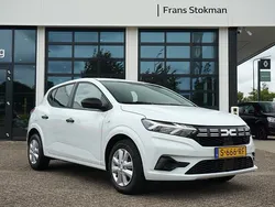 Wit Gebruikt 2023 Dacia Sandero Essentiel Hatchback | € 14.495 (Goede deal)