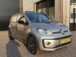 Grijs, metallic lak Gebruikt 2018 VW up! move up! Hatchback | € 8.450 (Eerlijke prijs)