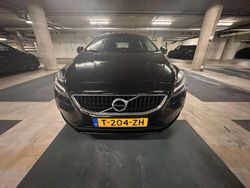 Zwart Gebruikt 2019 Volvo V40 Inscription Stationwagen | € 14.750 (Eerlijke prijs)