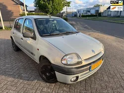Grijs Gebruikt 2001 Renault Clio II Hatchback | € 1.095 (Super prijs)