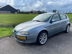 Blauw Gebruikt 2006 Alfa Romeo 147 Distinctive Hatchback | € 750 (Eerlijke prijs)