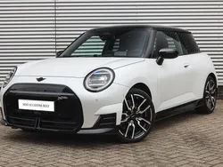 Wit Gebruikt 2025 Mini Cooper Hatchback | € 44.307