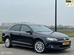 Zwart Gebruikt 2013 VW Jetta Highline Sedan | € 9.950 (Iets duurder)