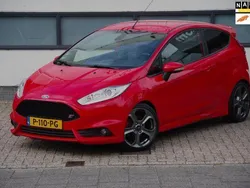 Rood Gebruikt 2017 Ford Fiesta ST Hatchback | € 16.450 (Eerlijke prijs)