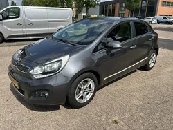 Grijs Gebruikt 2013 Kia Rio Hatchback | € 5.495 (Eerlijke prijs)