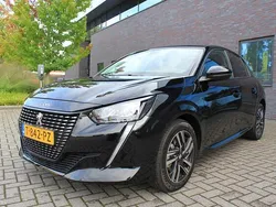 Zwart Gebruikt 2023 Peugeot 208 Allure Hatchback | € 16.999 (Goede deal)
