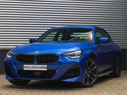 Blauw, metallic lak Gebruikt 2024 BMW 220 M Sport Coupé | € 44.875 (Eerlijke prijs)