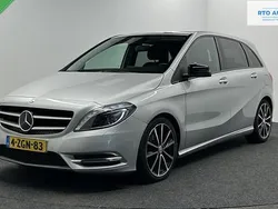 Grijs Gebruikt 2015 Mercedes B180 Prestige MPV | € 13.000 (Eerlijke prijs)