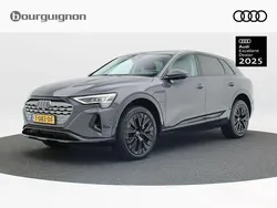 Grijs, metallic lak Gebruikt 2023 Audi Q8 e-tron Comfort SUV | € 47.850 (Super prijs)
