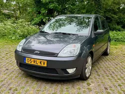 Grijs Gebruikt 2005 Ford Fiesta Futura Hatchback | € 1.985 (Eerlijke prijs)