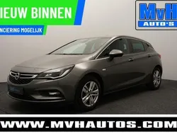 Grijs Gebruikt 2018 Opel Astra Innovation Hatchback | € 14.999 (Eerlijke prijs)