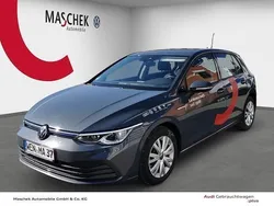 Grijs Gebruikt 2021 VW Golf VIII Life Sedan | € 23.772 (Goede deal)