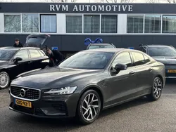 Grijs Gebruikt 2020 Volvo S60 R-Design Sedan | € 32.399 (Eerlijke prijs)