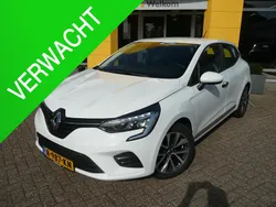 Wit Gebruikt 2021 Renault Clio V Business Hatchback | € 15.940 (Eerlijke prijs)