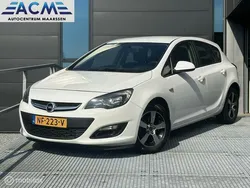 Wit Gebruikt 2015 Opel Astra Business Hatchback | € 8.949 (Eerlijke prijs)