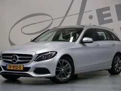Grijs, metallic lak Gebruikt 2015 Mercedes C180 Avantgarde Stationwagen | € 16.450 (Iets duurder)