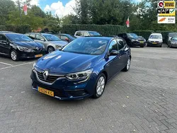 Blauw Gebruikt 2020 Renault Mégane IV LIMITED Hatchback | € 14.750 (Eerlijke prijs)