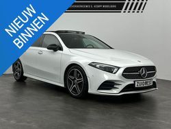 Wit, metallic lak Gebruikt 2021 Mercedes A200 AMG line Hatchback | € 28.950 (Iets duurder)