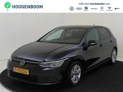 Zwart Gebruikt 2023 VW Golf VIII Life Hatchback | € 21.950 (Goede deal)