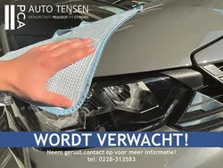 Geel, metallic lak Gebruikt 2023 Peugeot 208 Allure Hatchback | € 17.650 (Goede deal)
