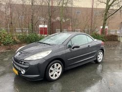 Zwart, metallic lak Gebruikt 2008 Peugeot 207 CC Cabriolet | € 2.349 (Eerlijke prijs)
