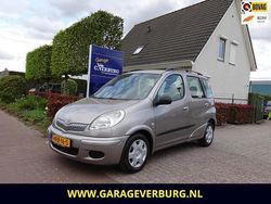 Grijs Gebruikt 2005 Toyota Yaris Verso Sol MPV | € 6.450 (Iets duurder)