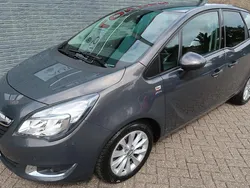 Grijs, metallic lak Gebruikt 2017 Opel Meriva Active MPV | € 13.913 (Eerlijke prijs)