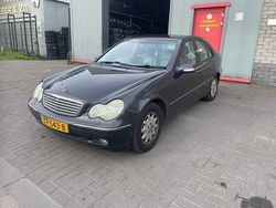 Grijs Gebruikt 2002 Mercedes C200 Classic Sedan | € 3.699 (Eerlijke prijs)