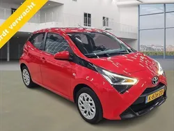 Rood Gebruikt 2021 Toyota Aygo X-play Hatchback | € 14.499 (Eerlijke prijs)