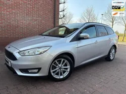 Zwart Gebruikt 2015 Ford Focus Titanium Stationwagen | € 6.499 (Goede deal)