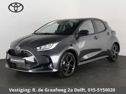 Grijs, metallic lak Gebruikt 2025 Toyota Yaris Hybrid Luxury Hatchback | € 28.650 (Iets duurder)