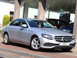 Zilver Gebruikt 2018 Mercedes E250 Ambition Sedan | € 24.950 (Super prijs)