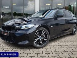 Zwart Gebruikt 2023 BMW 330 M Sport Stationwagen | € 39.900 (Eerlijke prijs)